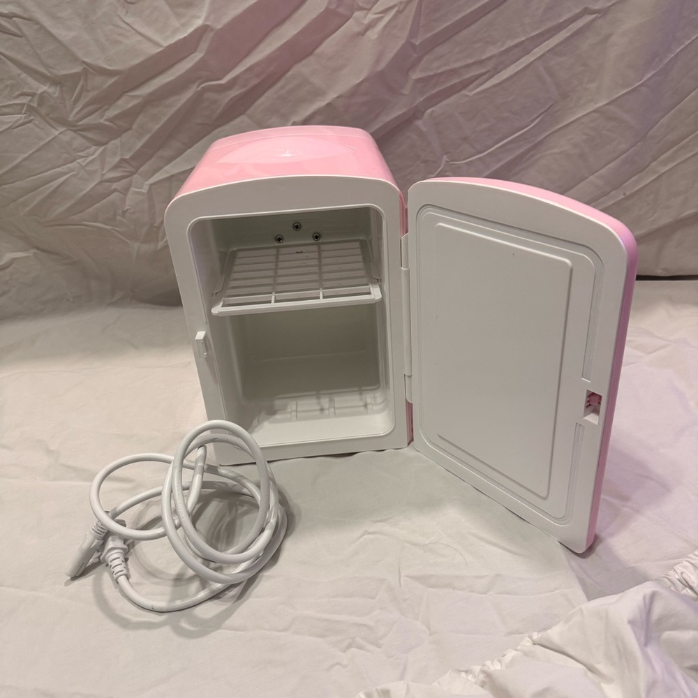 Compact Pink Mini Fridge - Picture 3 of 5